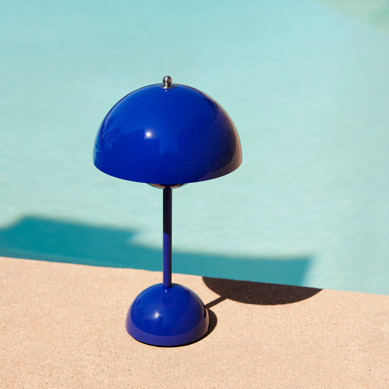 Portable mushroom table lamp space age "Flowerpot VP9"