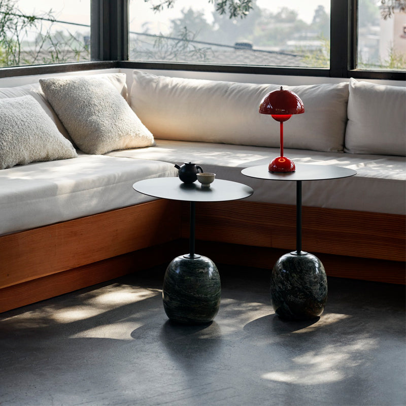 Portable mushroom table lamp space age "Flowerpot VP9"