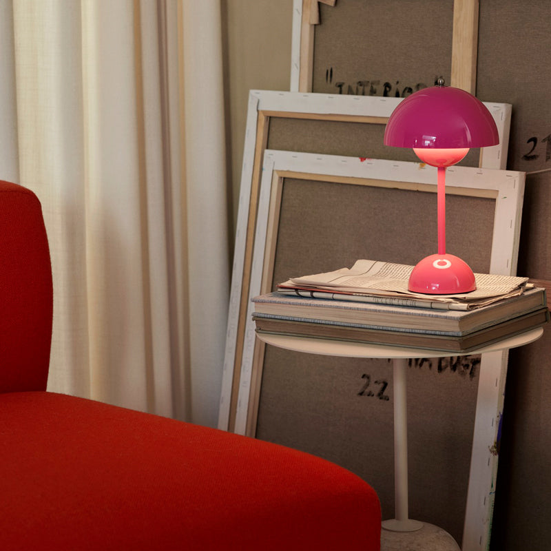 Portable mushroom table lamp space age "Flowerpot VP9"