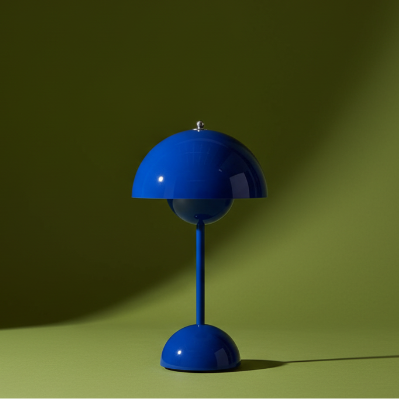 Portable mushroom table lamp space age "Flowerpot VP9"