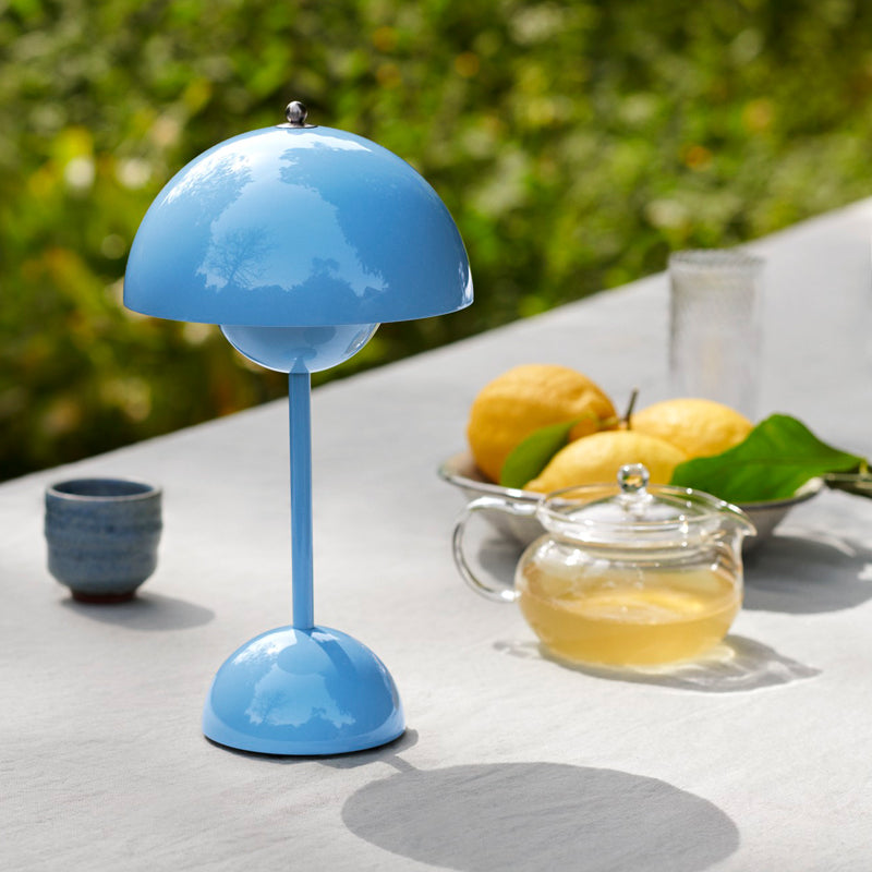 Portable mushroom table lamp space age "Flowerpot VP9"