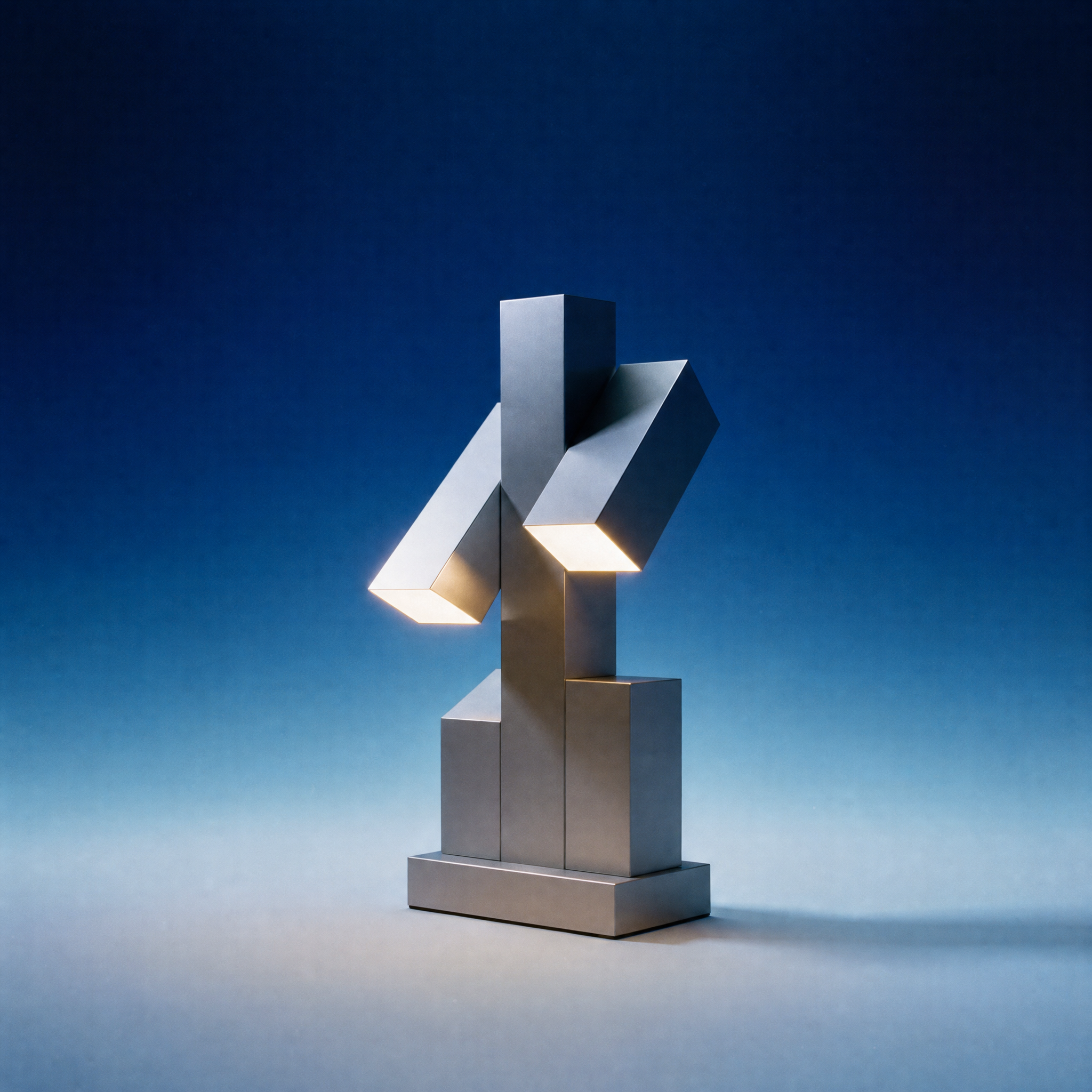 "Tars" brutalism desk lamp