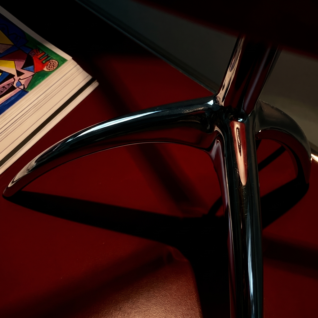 Italian space age glass table lamp accent