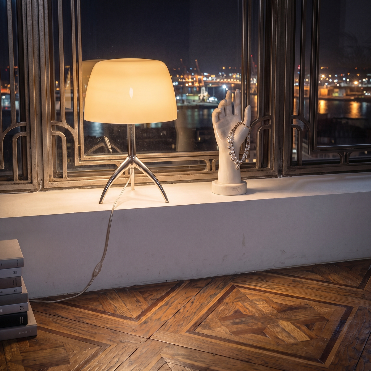 Italian space age glass table lamp accent