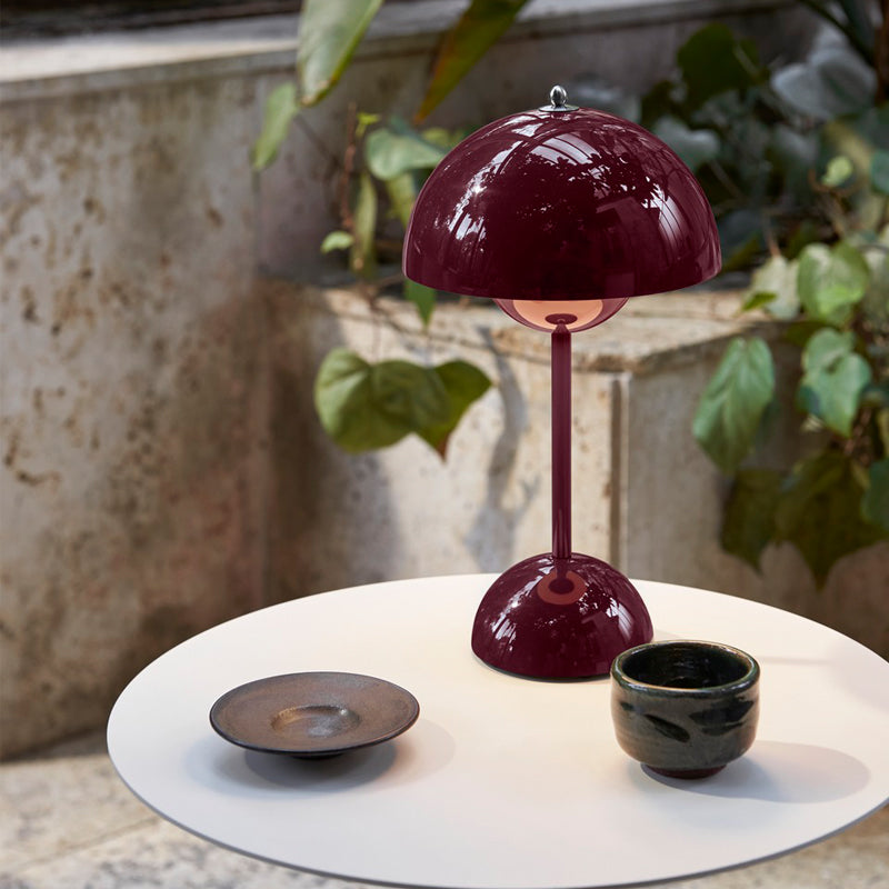Portable mushroom table lamp space age "Flowerpot VP9"