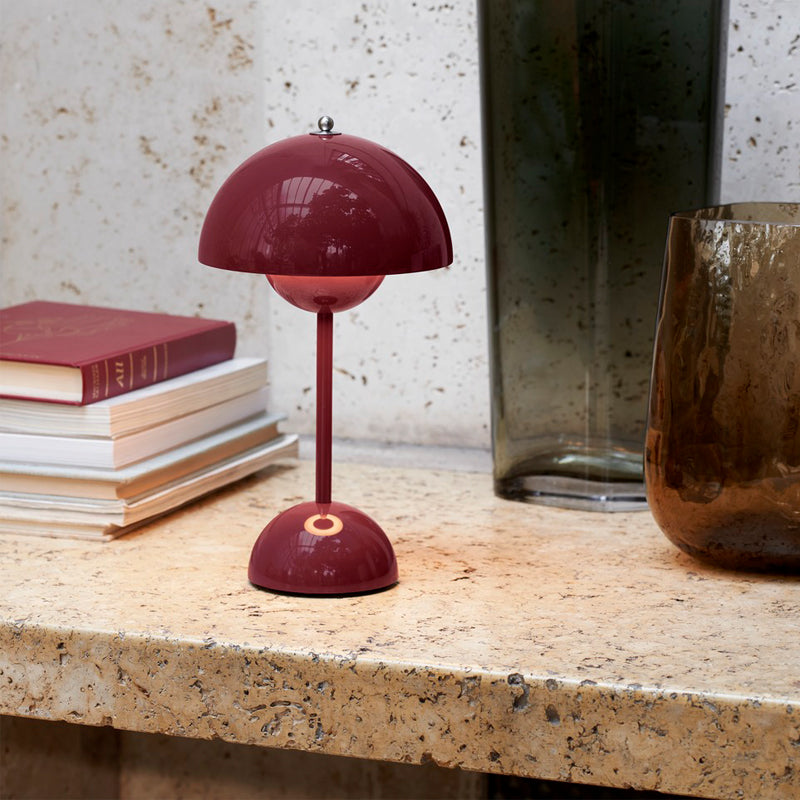 Portable mushroom table lamp space age "Flowerpot VP9"