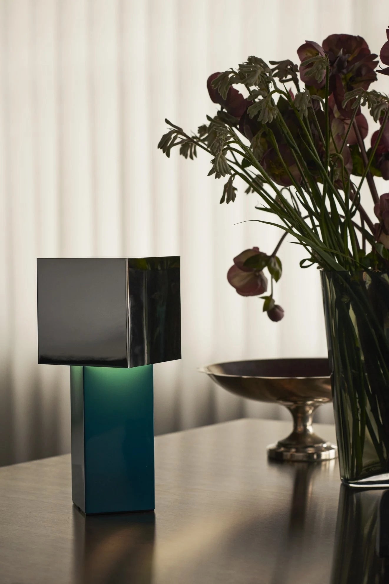 Bauhaus geometric memphis dimmable table lamp